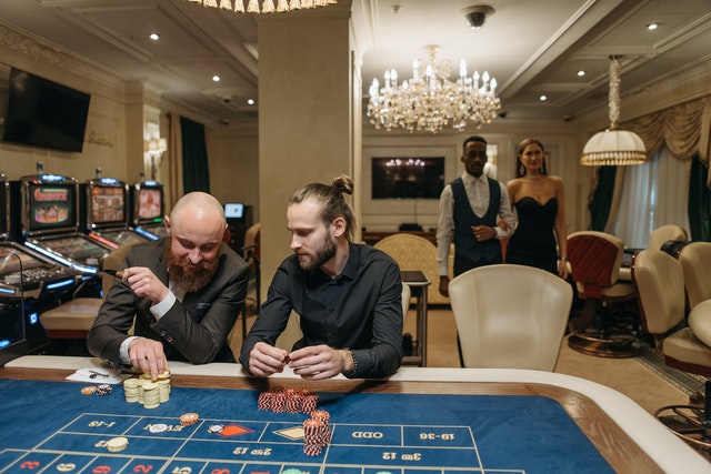 You can play online slots of many types.